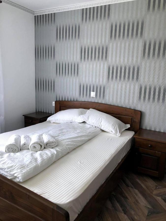 Conacul Lupilor Hotel Satu Sugatag Eksteriør billede